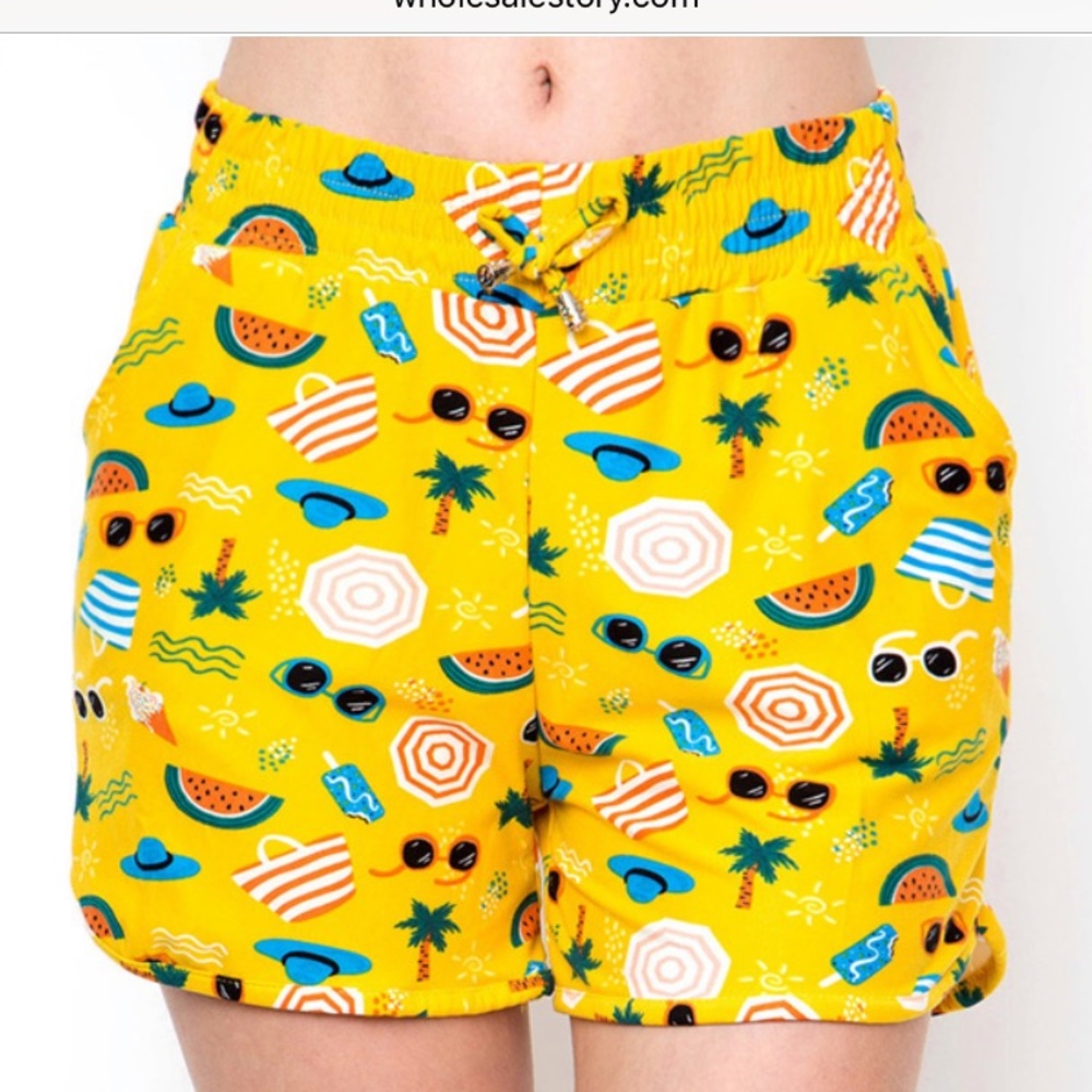 Vacation Print Dolphin Short